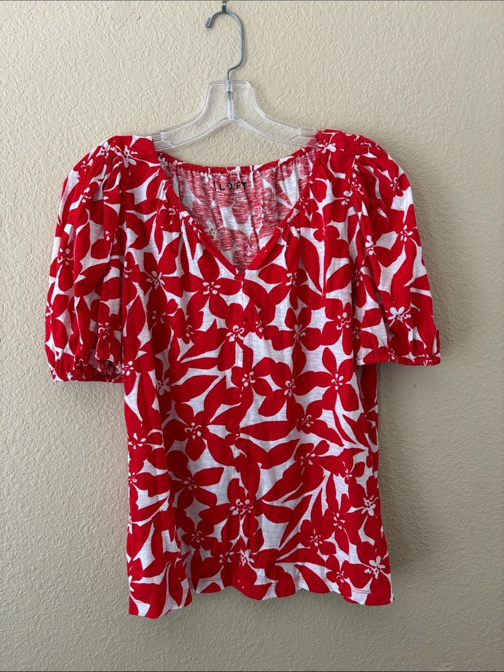 3 LOFT, floral, and puff sleeve tops